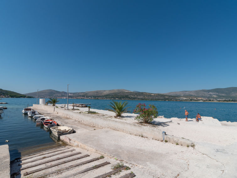 Foto van omgeving van Appartement Trogir/Arbanija