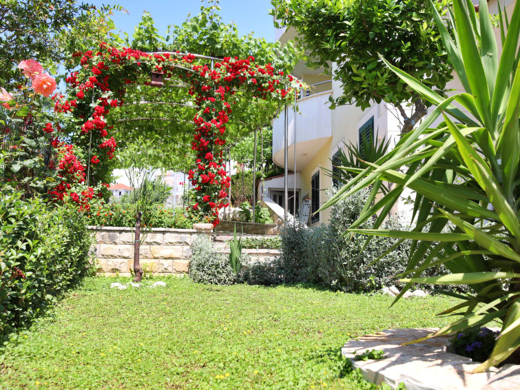 Foto van exterieur van Appartement Trogir/Okrug Gornji