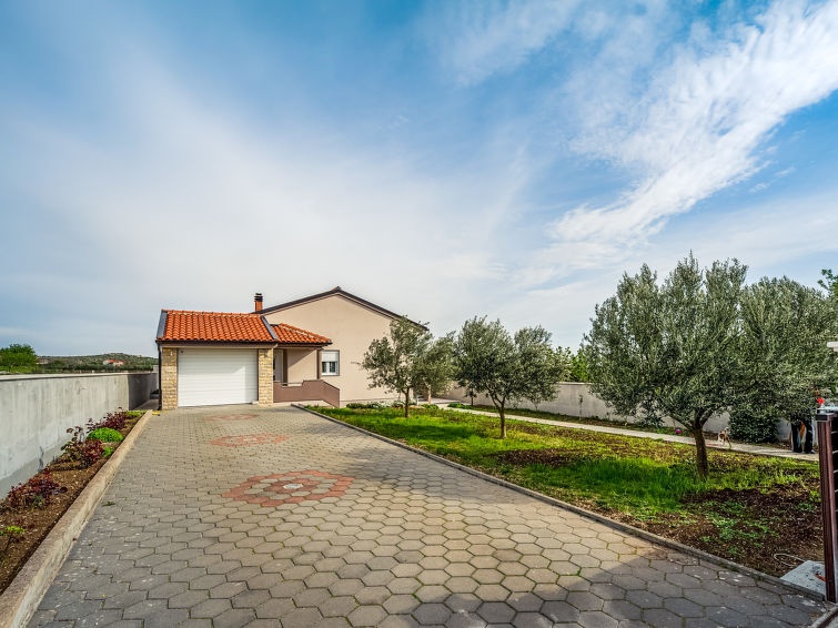 Foto van exterieur van Vakantiehuis Zadar/Sukosan