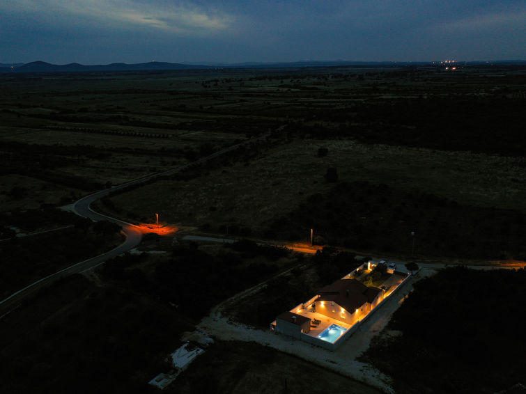 Foto van exterieur van Vakantiehuis Zadar/Sukosan