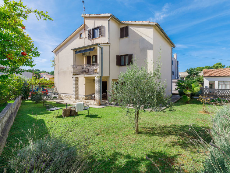 Gezellig Appartement Zrinka in Porec, Istri | Out! Vakantiehuizen