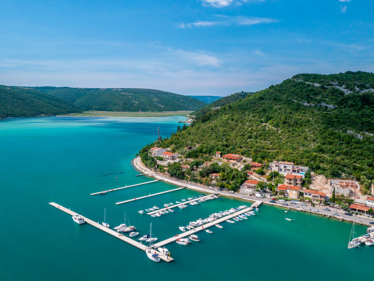 Foto van omgeving van Vakantiehuis Rabac/Sveti Lovrec Labinskiin de winter