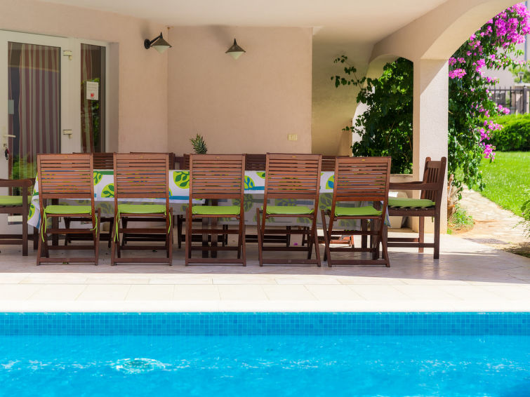 Foto van exterieur van Vakantiehuis Stinjan