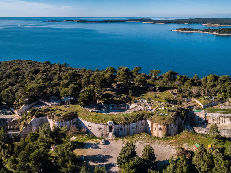 Foto van omgeving van Vakantiehuis Stinjan