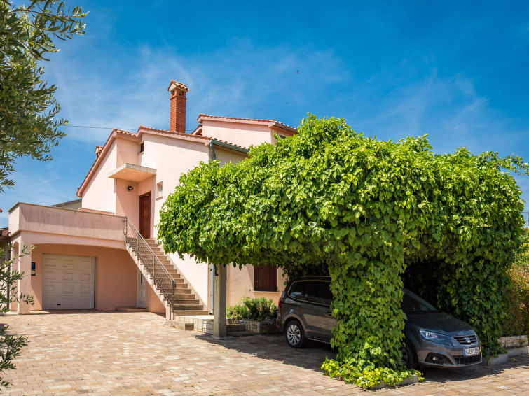 Ontsnap naar Appartement Giuliano in Porec, Istri | Out! Vakantiehuizen