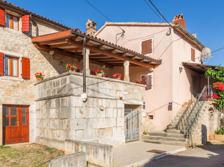 Foto van exterieur van Vakantiehuis Porec/Kastelirin de winter