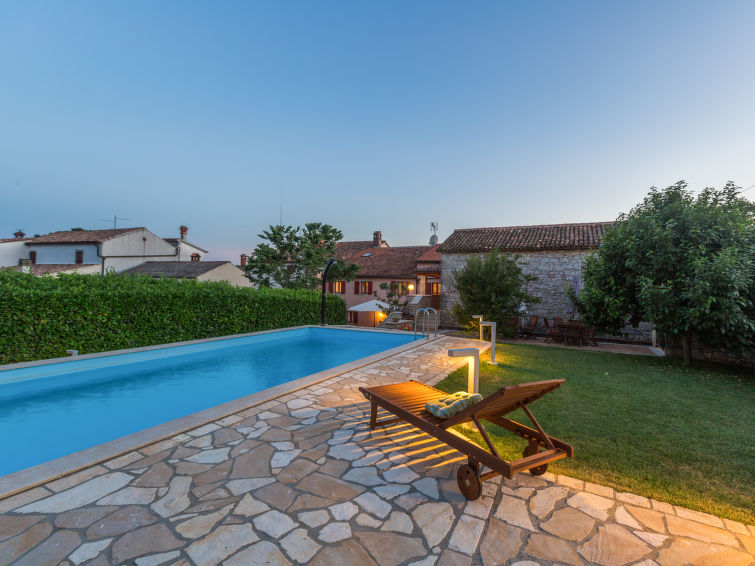 Foto van exterieur van Vakantiehuis Porec/Kastelirin de winter