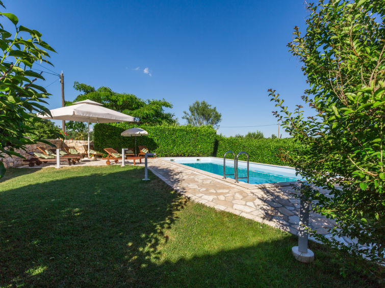 Foto van exterieur van Vakantiehuis Porec/Kastelirin de winter