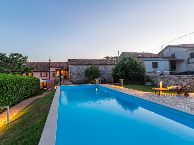 Foto van exterieur van Vakantiehuis Porec/Kastelirin de winter