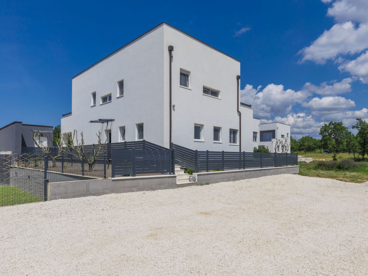 Foto van exterieur van Vakantiehuis Pula/Vodnjanin de winter