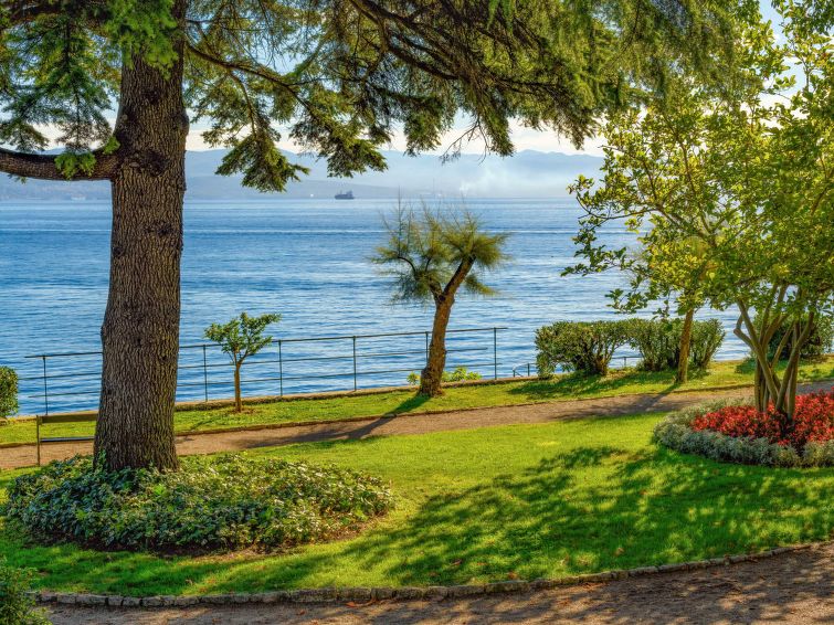 Foto van omgeving van Vakantiehuis Lovran