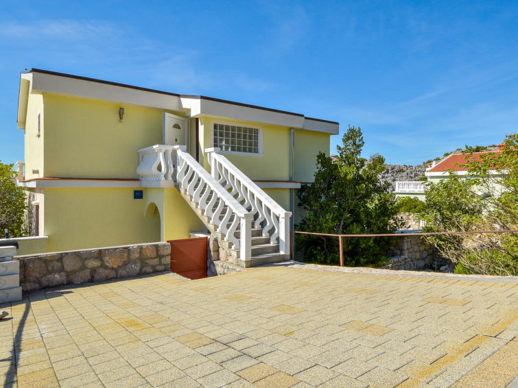 Foto van exterieur van Appartement Karlobag