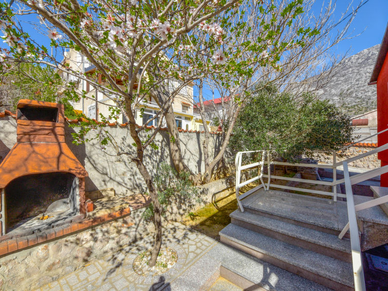 Foto van exterieur van Appartement Karlobag