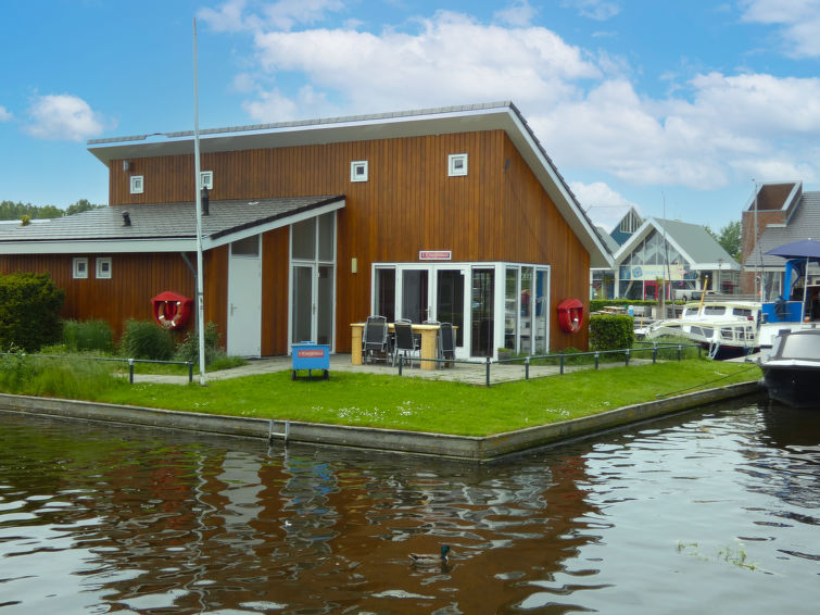 Foto van exterieur van Vakantiehuis Uitgeestin de winter