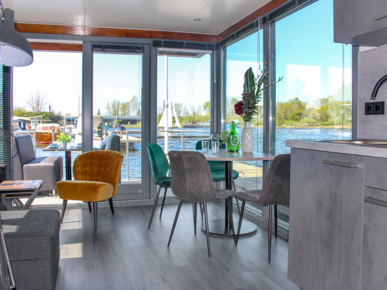 Geniet van een Unieke Vakantie op het Water bij Vakantiehuis... | Out! Vakantiehuizen