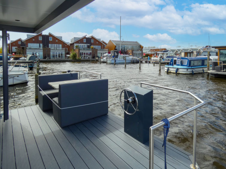 Geniet van een Unieke Vakantie op Havenlodge in Uitgeest | Out! Vakantiehuizen
