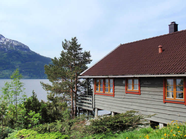 Vakantiehuis Eiknes: Ontsnap naar de Rust van het Noorse Fjord | Out! Vakantiehuizen