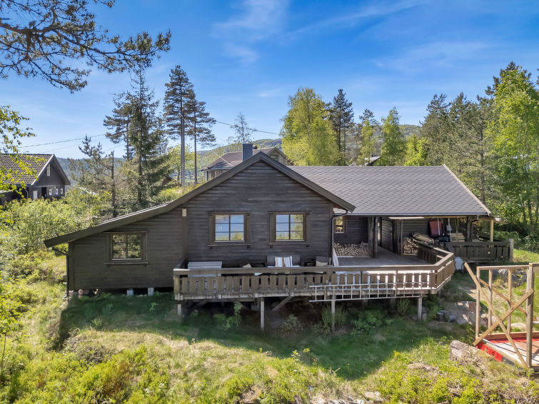Foto van exterieur van Vakantiehuis Eikerapenin de winter