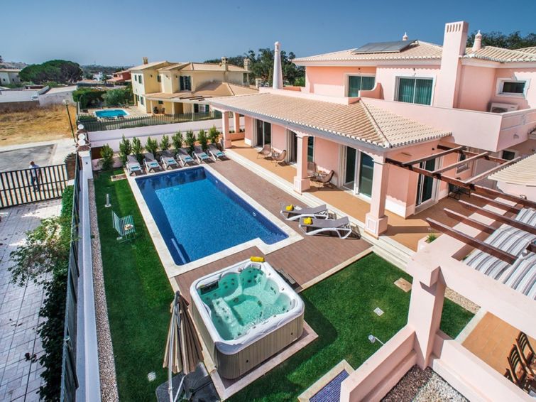 Foto van exterieur van Vakantiehuis Albufeira