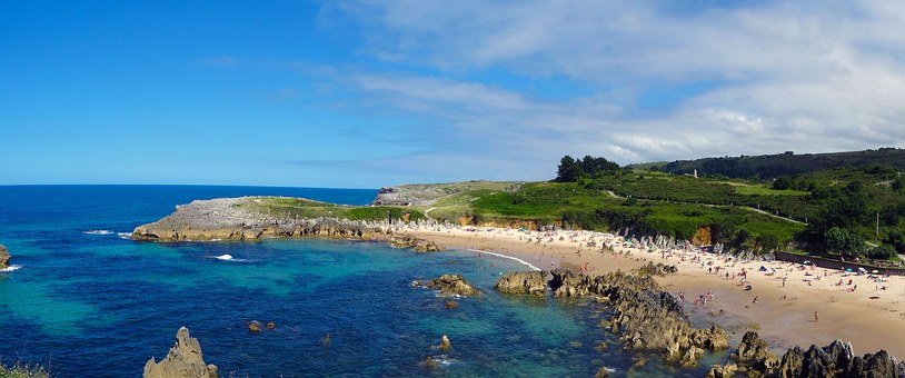 De stranden bij Llanes