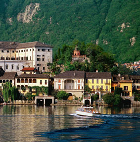 Het schilderachtige Orta San Giulio aan Lago d'Orta