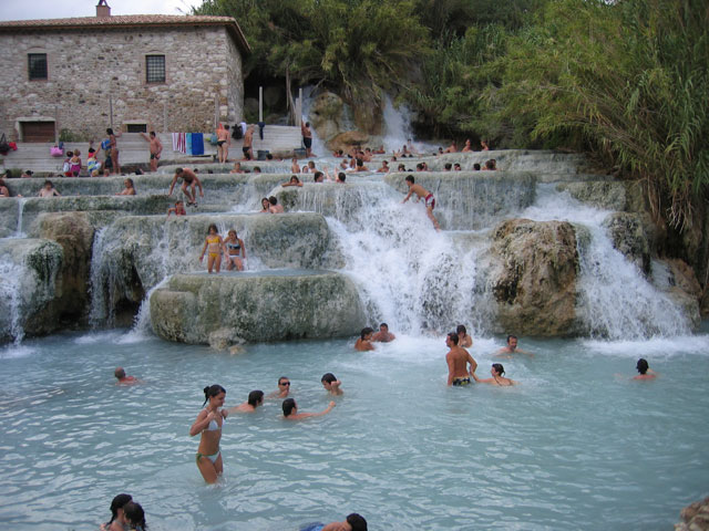 Warmwaterbronnen bij de 'Cascate del Molino' in Saturnia