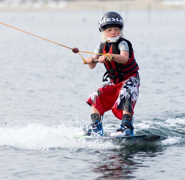 Waterskieen bij Aquabest (ook Dippiedoe)