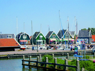 bezoek de vuurtoren op Marken vanuit uw vakantiehuis